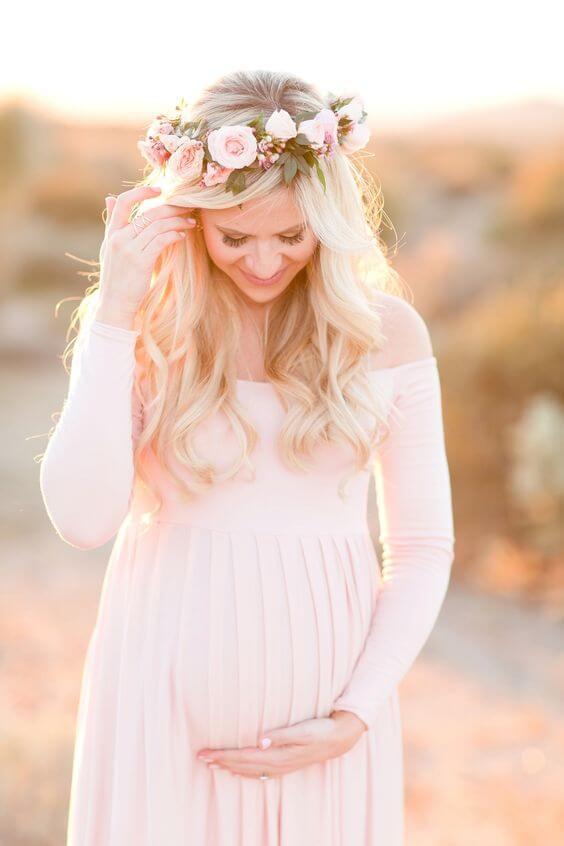 Valentine's Day Gifts for a Pregnant Wife, Gift Ideas, Valentine's Day, Maternity Photos, Photoshoot #pregnancy #maternity #photos #beautiful