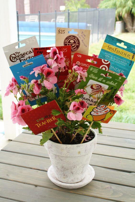 Valentine's Day Gifts for a Pregnant Wife, Gift Ideas, Valentine's Day #pregnant #pregnancy #maternity #giftcardtree